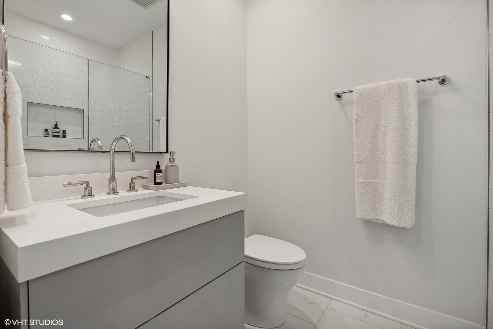 403 North Wabash Avenue, Unit 12B Chicago, IL 60611 - Photo 38 of 49 Gallery Image 38