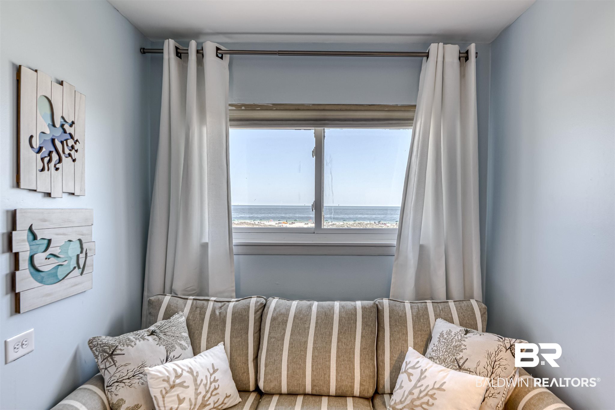 375 Plantation Road, Unit 5102 Gulf Shores, AL 36542 - Photo 8 of 28 Sleeper Sofa w/ Flat Screen TV
