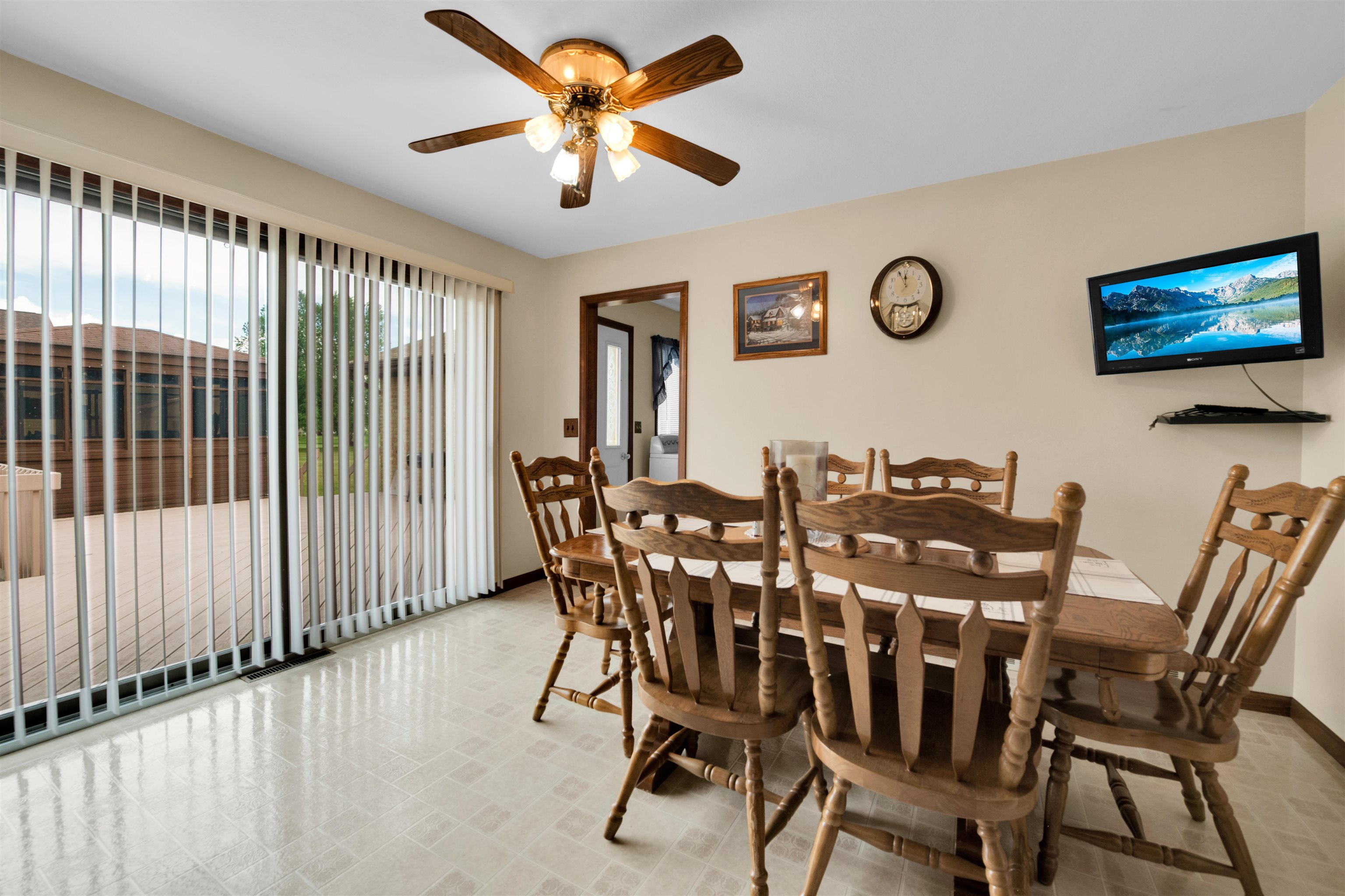 14684 Dixon Road Dundee, MI 48131 - Photo 10 of 42 50150953-F2D269C7-F7B2-44B7-AF14-73D09625019B.JPG