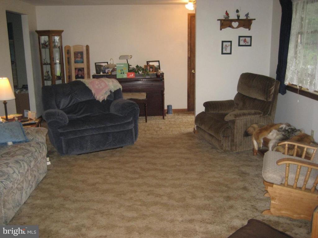 11 Freys Road Elizabethtown, PA 17022 - Photo 3 of 13 Gallery Image 3