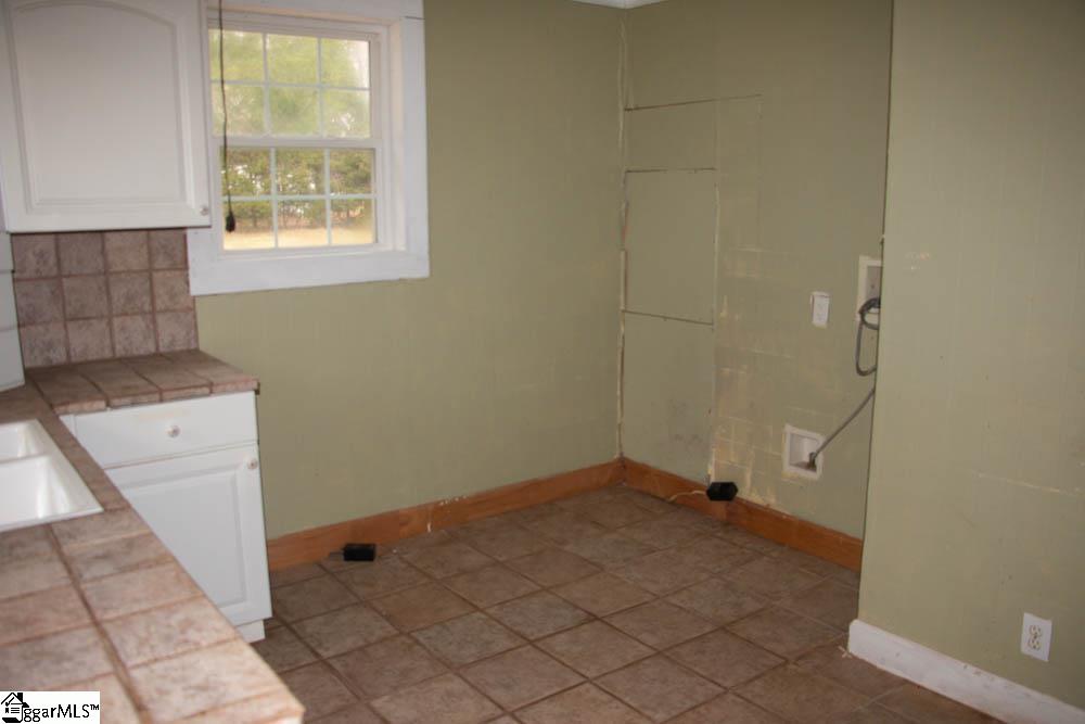 4220 Allen Bridge Road Fountain Inn, SC 29644 - Photo 8 of 15