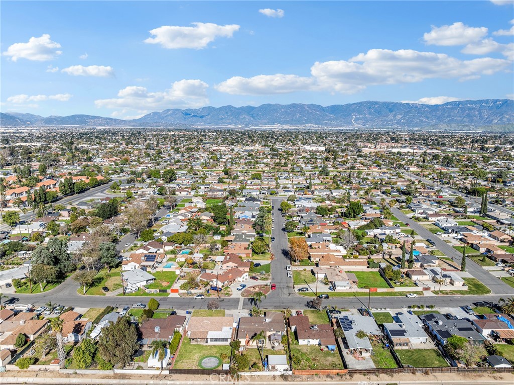 361 Allen Street Rialto, CA 92376 - Photo 5 of 35