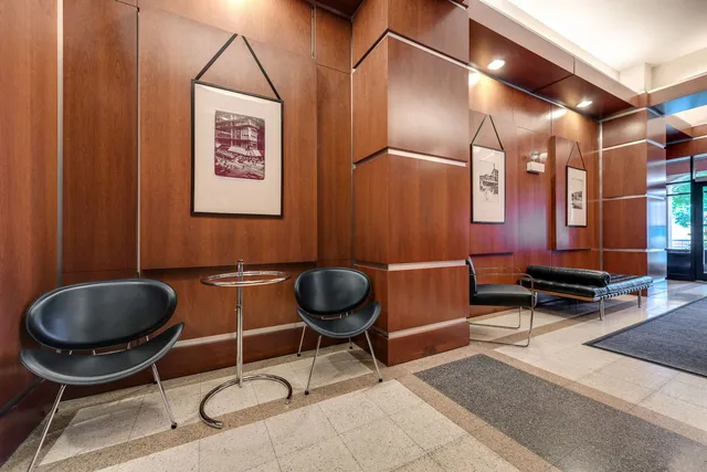 $2,800 | 5 East 14th Place, Unit 806, Chicago, IL 60605