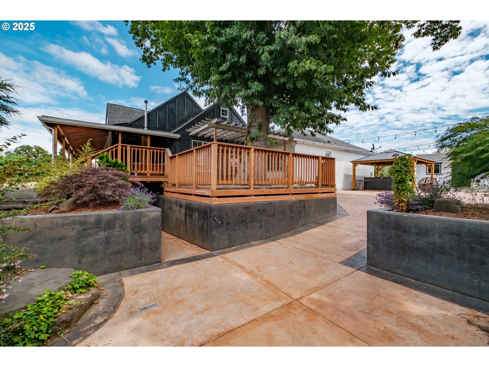 37929 Kelly Road Scio, OR 97374 - Photo 48 of 48 a view of a house with backyard and sitting area
