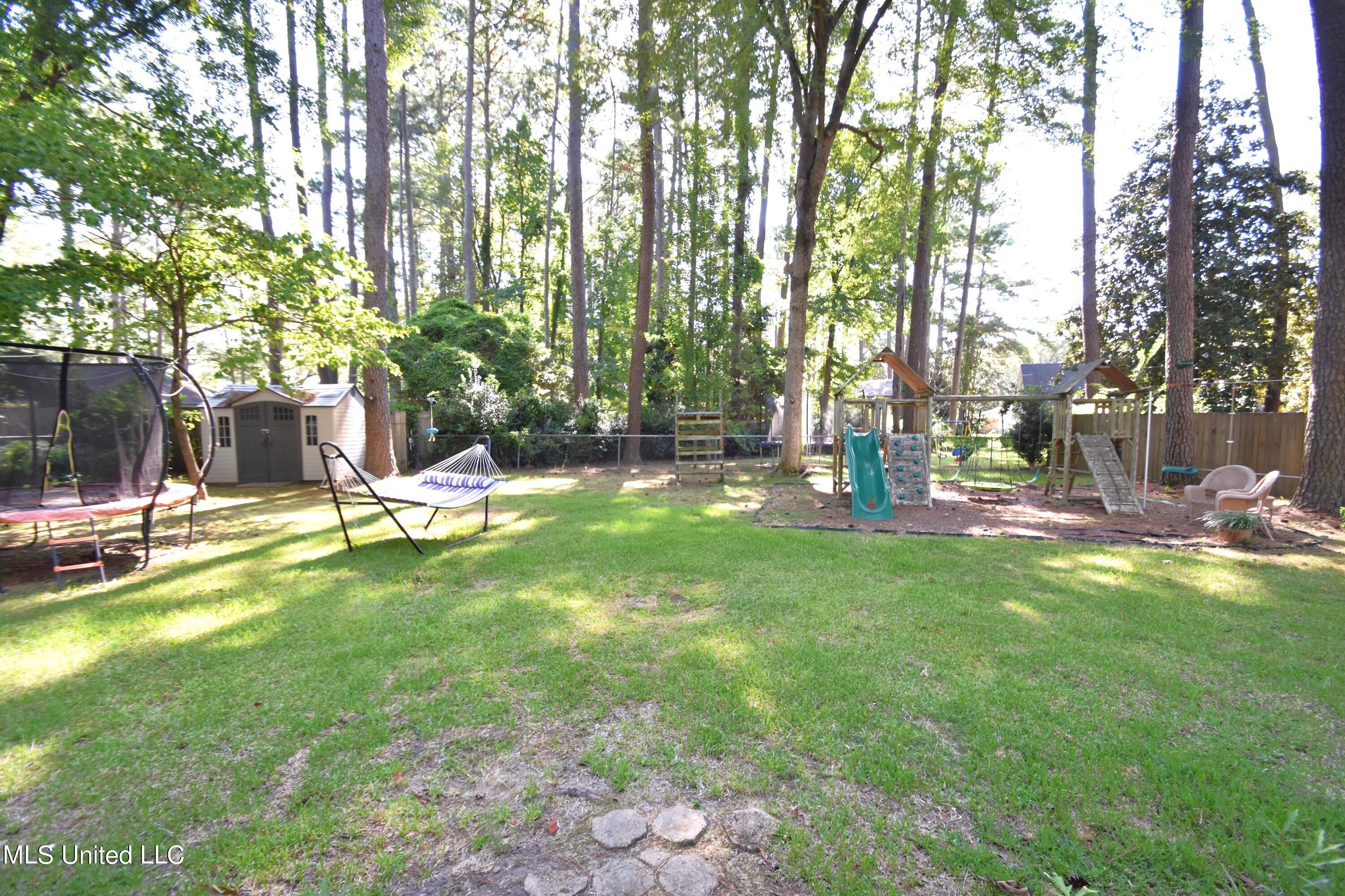 5415 Briarfield Road Jackson, MS 39211 - Photo 4 of 16 90E9A5E3-9A60-483C-872F-0269A4941A44