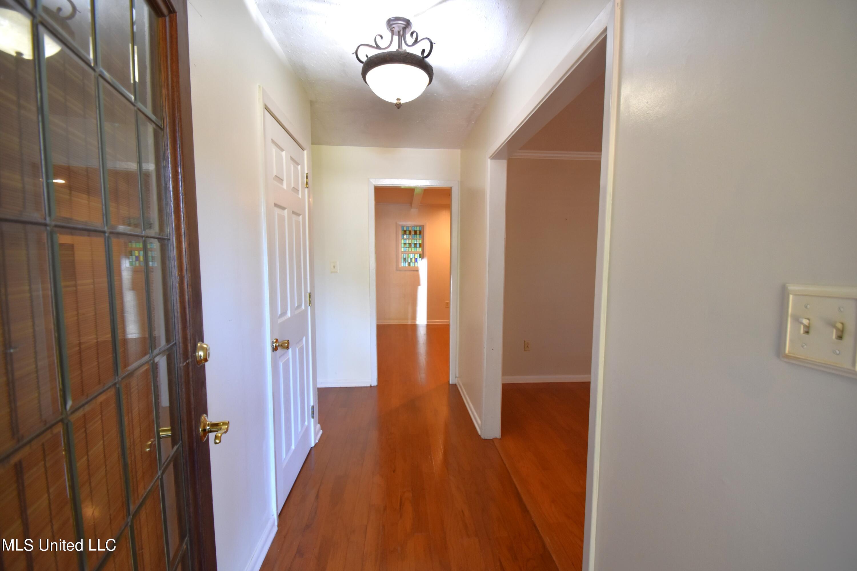 5415 Briarfield Road Jackson, MS 39211 - Photo 6 of 16 E74328BB-770E-43DA-9C9D-8BB65430007F