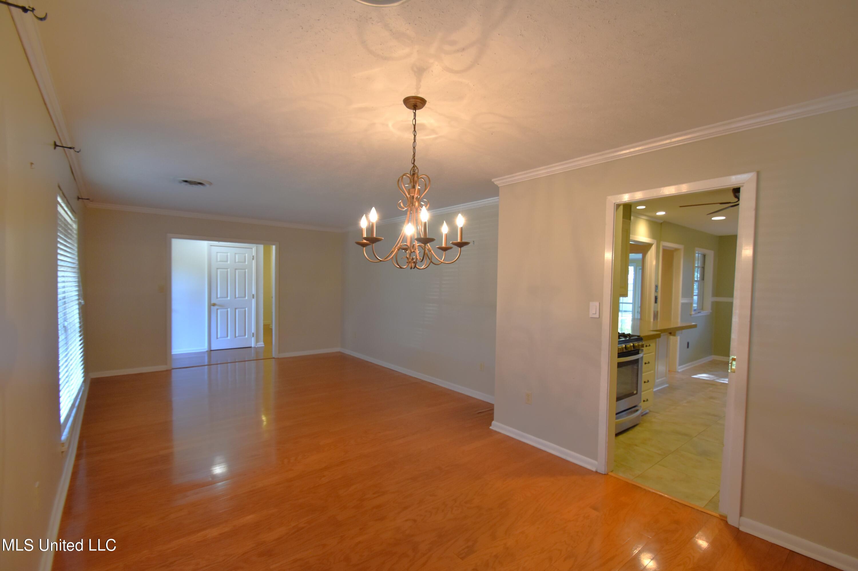 5415 Briarfield Road Jackson, MS 39211 - Photo 7 of 16 89199633-5C43-4178-BB35-9447BC7516D1
