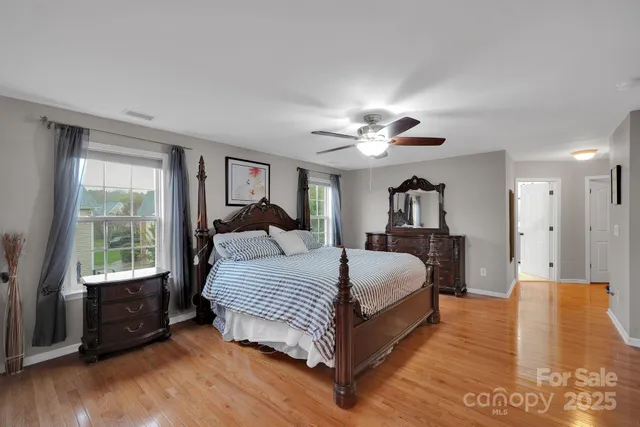 $900,000 | 6809 Old Persimmon Drive, Mint Hill, NC 28227