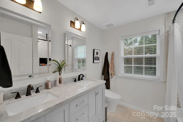 $900,000 | 6809 Old Persimmon Drive, Mint Hill, NC 28227