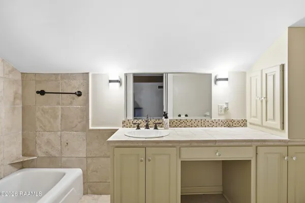 $285,000 | 107 Campania Street, Rayne, LA 70578