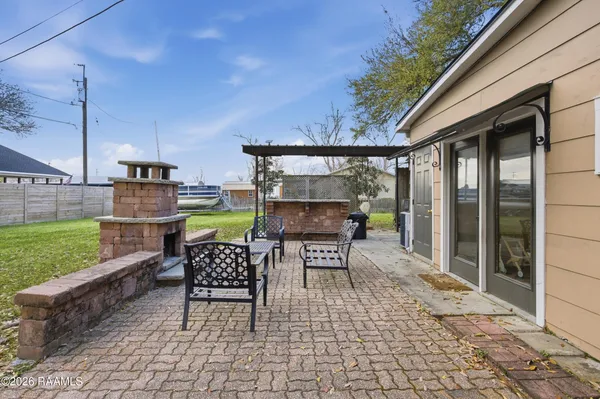 $285,000 | 107 Campania Street, Rayne, LA 70578