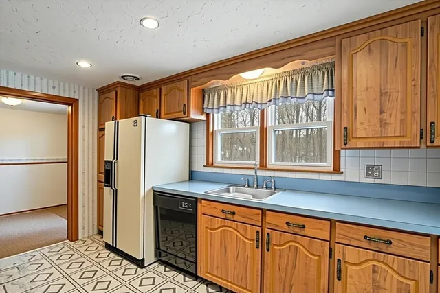 $799,000 | 28 Bayberry Lane, Cohasset, MA 02025