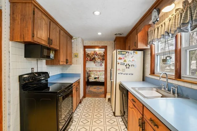 $799,000 | 28 Bayberry Lane, Cohasset, MA 02025