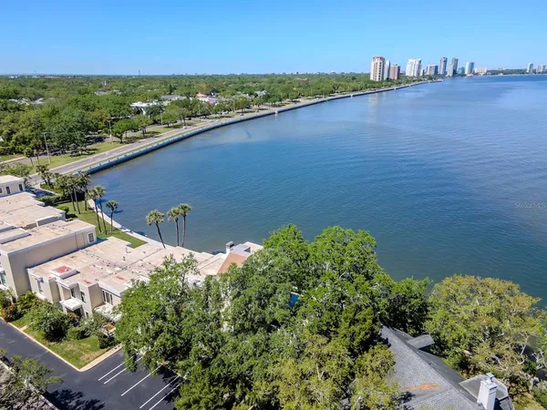 $1,550,000 | 2807 West Hawthorne Road, Unit 11, Tampa, FL 33611