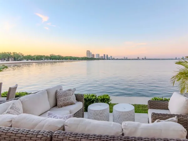 $1,550,000 | 2807 West Hawthorne Road, Unit 11, Tampa, FL 33611