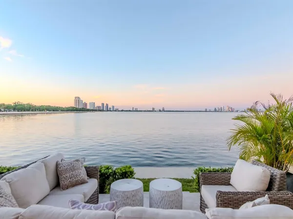 $1,550,000 | 2807 West Hawthorne Road, Unit 11, Tampa, FL 33611