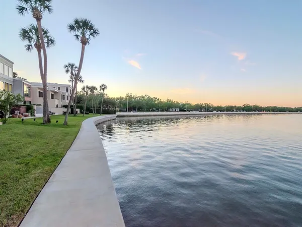 $1,550,000 | 2807 West Hawthorne Road, Unit 11, Tampa, FL 33611