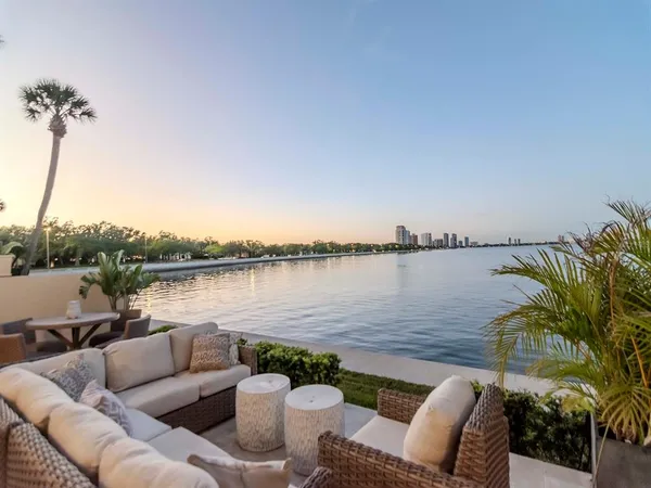 $1,550,000 | 2807 West Hawthorne Road, Unit 11, Tampa, FL 33611