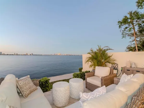 $1,550,000 | 2807 West Hawthorne Road, Unit 11, Tampa, FL 33611