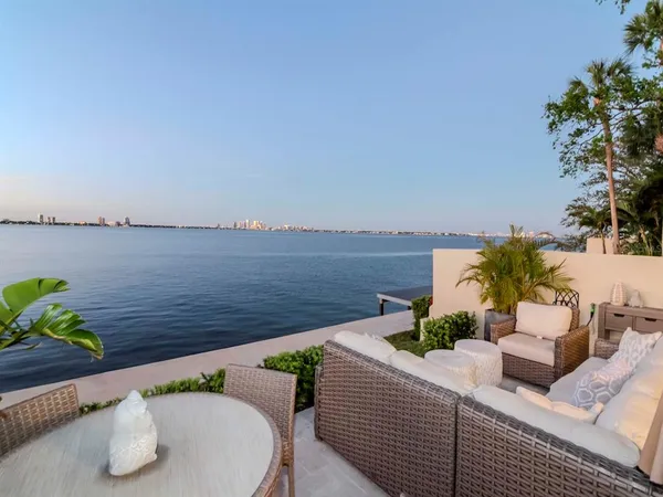 $1,550,000 | 2807 West Hawthorne Road, Unit 11, Tampa, FL 33611