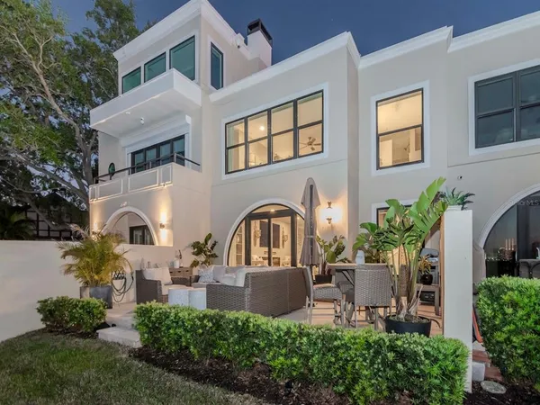 $1,550,000 | 2807 West Hawthorne Road, Unit 11, Tampa, FL 33611