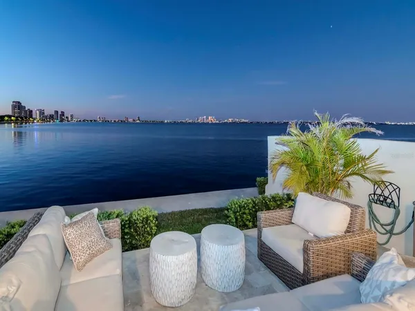 $1,550,000 | 2807 West Hawthorne Road, Unit 11, Tampa, FL 33611