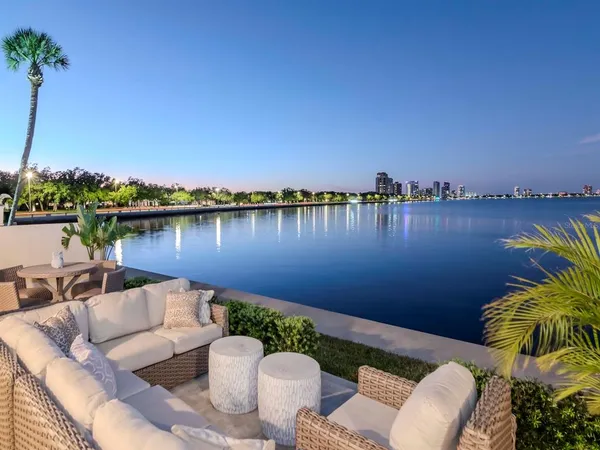 $1,550,000 | 2807 West Hawthorne Road, Unit 11, Tampa, FL 33611