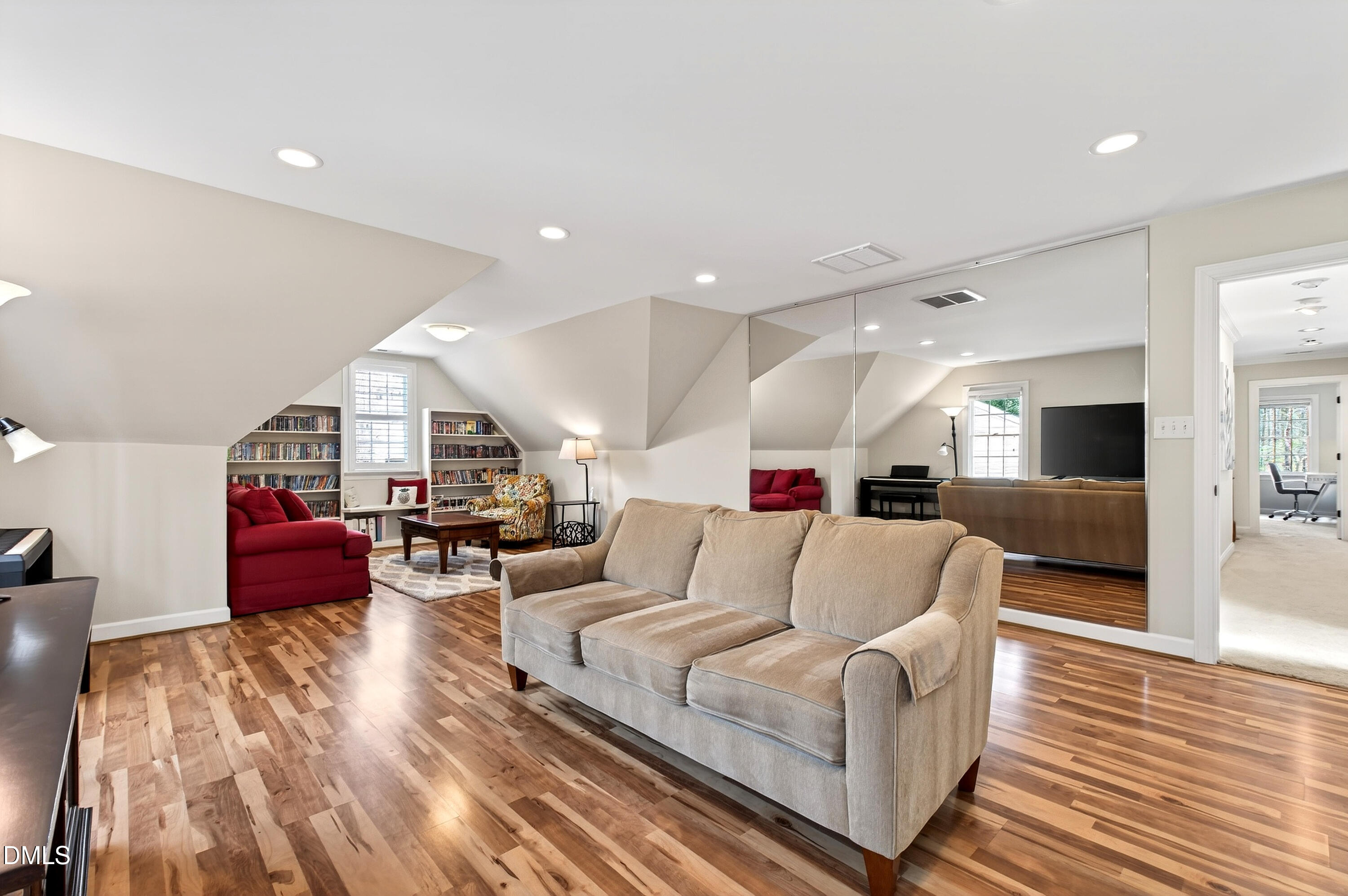 126 Barnes Spring Court Cary, NC 27519 - Photo 5 of 71 Barnes (50)