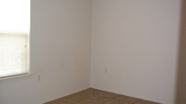 25121 Olive Street, Unit 2 Elberta, AL 36530 - Photo 6 of 8 Bedroom