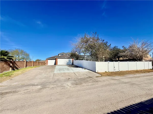 $519,995 | 4549 Teal Drive, Corpus Christi, TX 78410