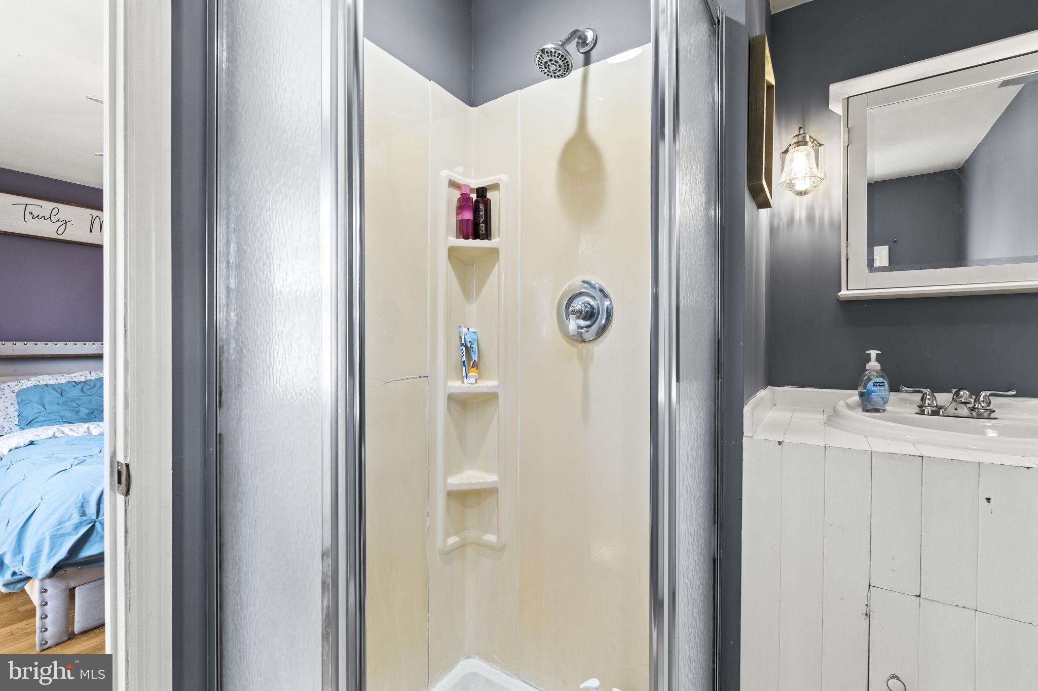 1011 Red Barn Road Warminster, PA 18974 - Photo 27 of 39 Primary Bathroom