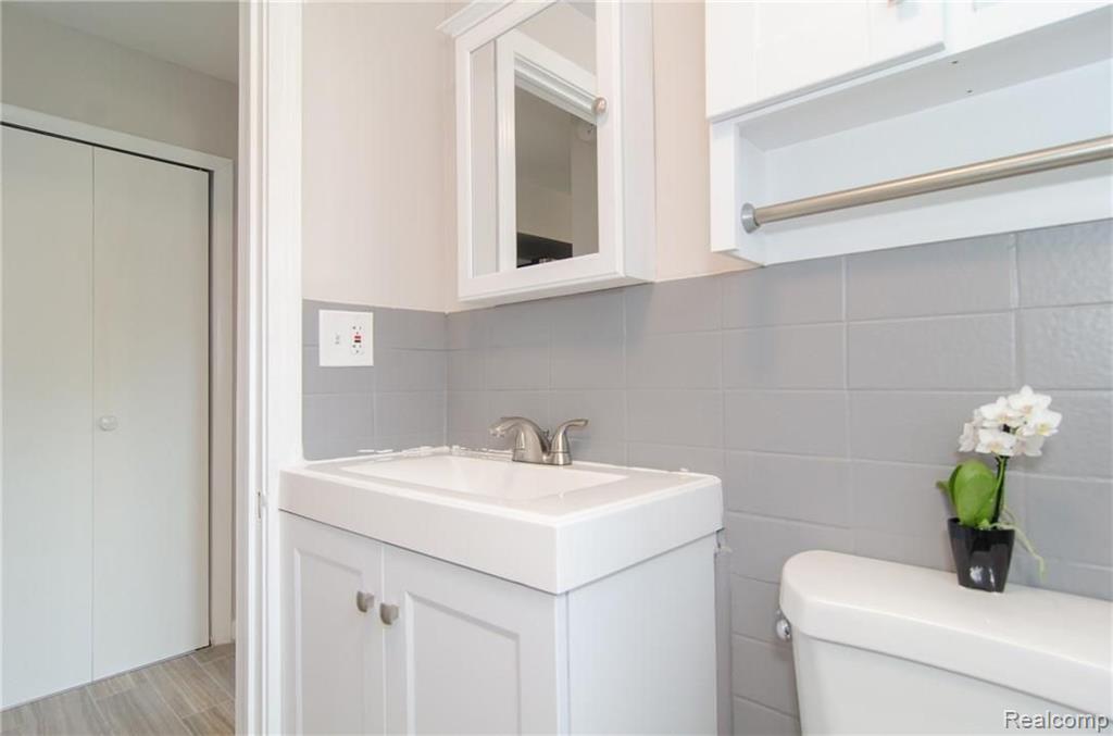 3550 Woodcrest Road Rochester Hills, MI 48309 - Photo 39 of 51