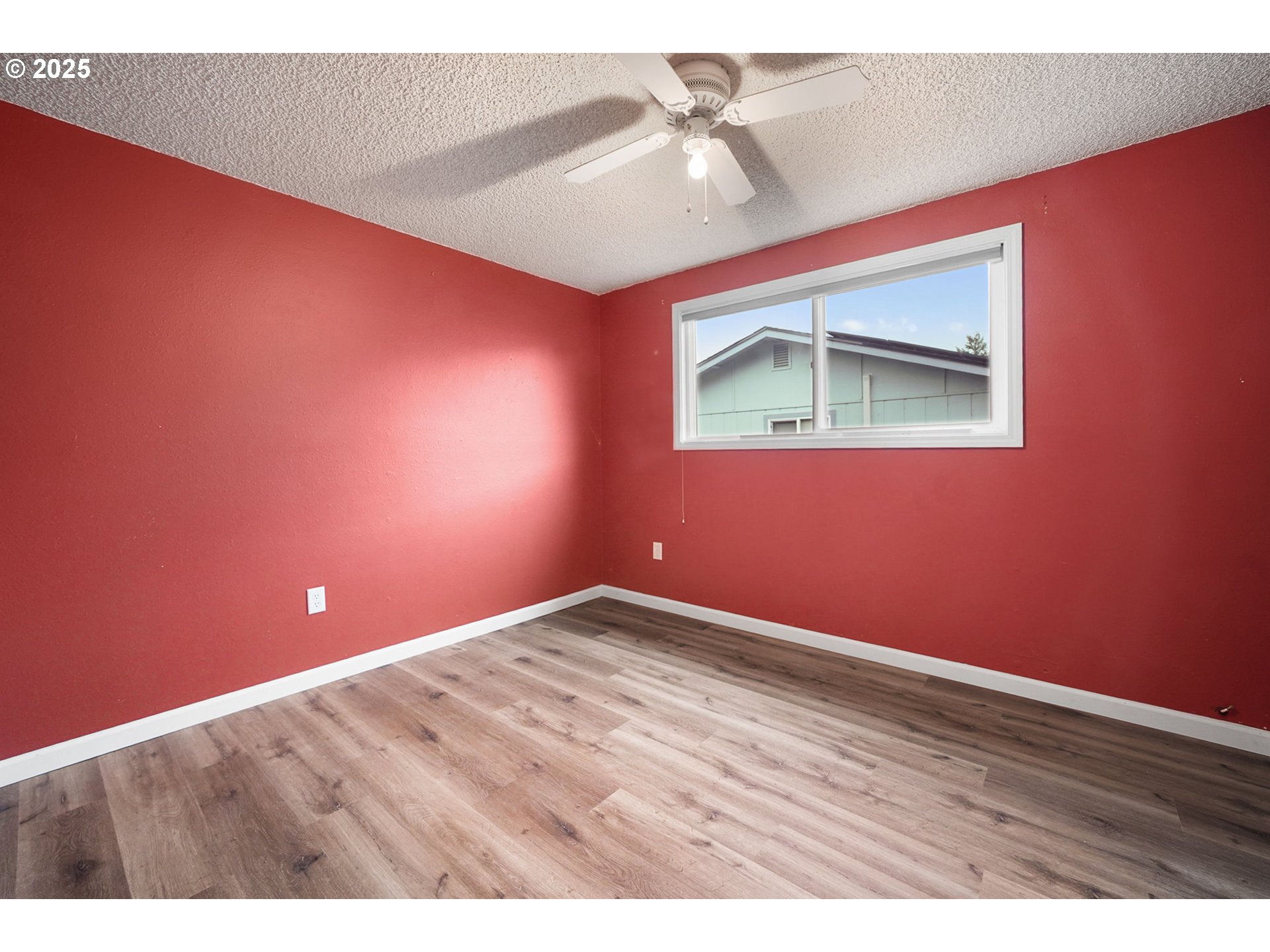 550 Evergreen Loop Reedsport, OR 97467 - Photo 22 of 35 a view of an empty room