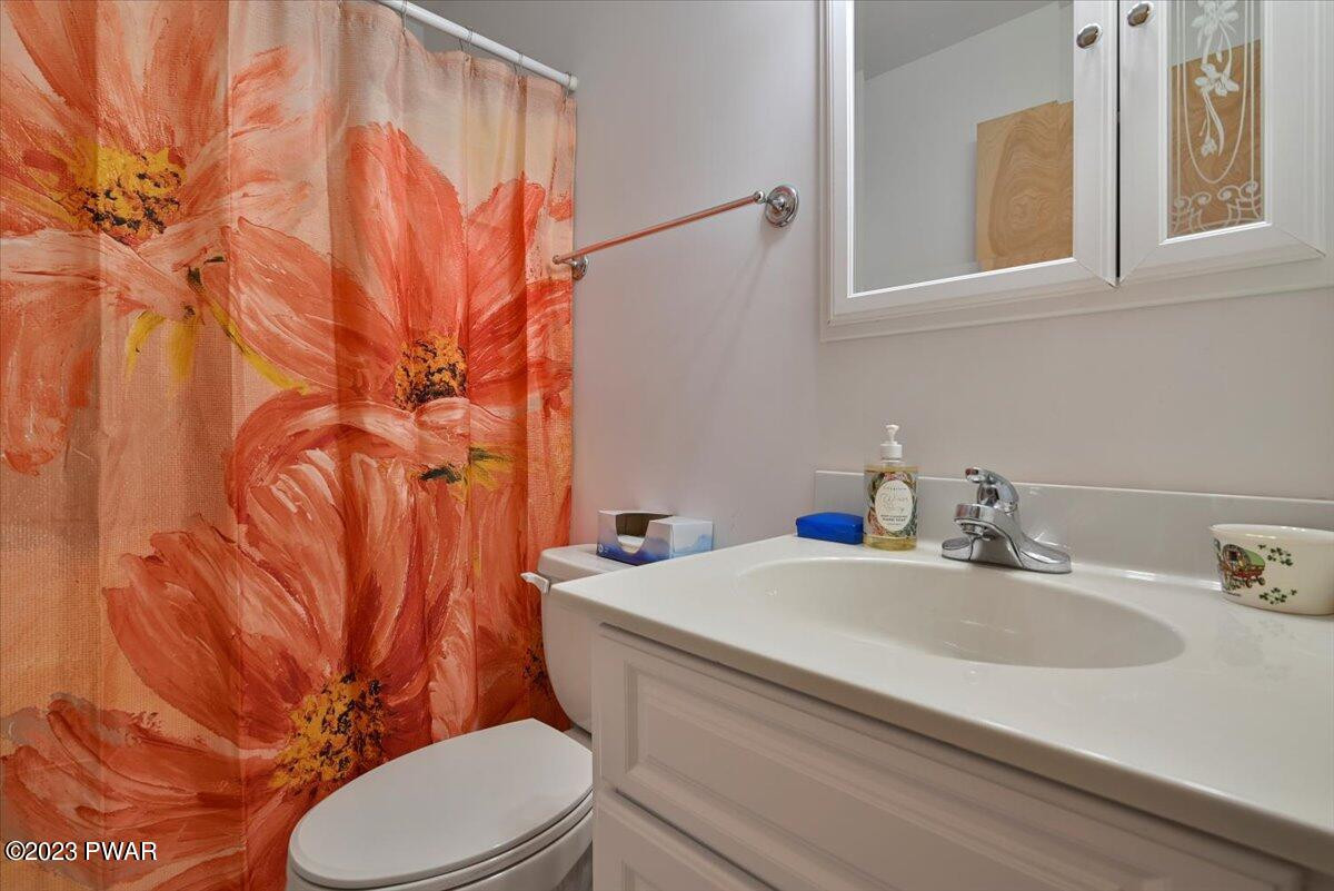 127 Spruce Road Tafton, PA 18464 - Photo 22 of 50 Hall Bathroom