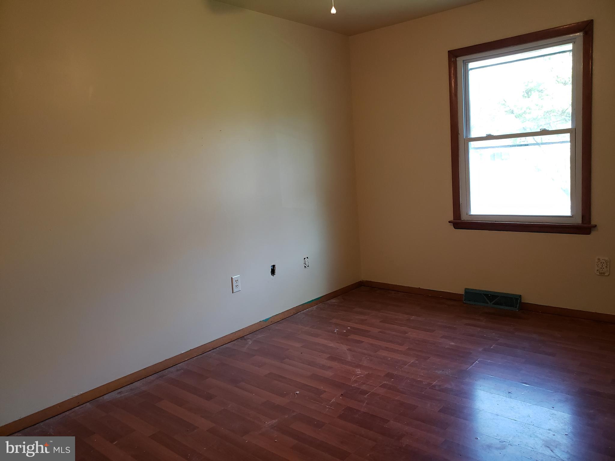 2800 Michelle Road Manchester, MD 21102 - Photo 14 of 29 Bedroom 3 - view from doorway