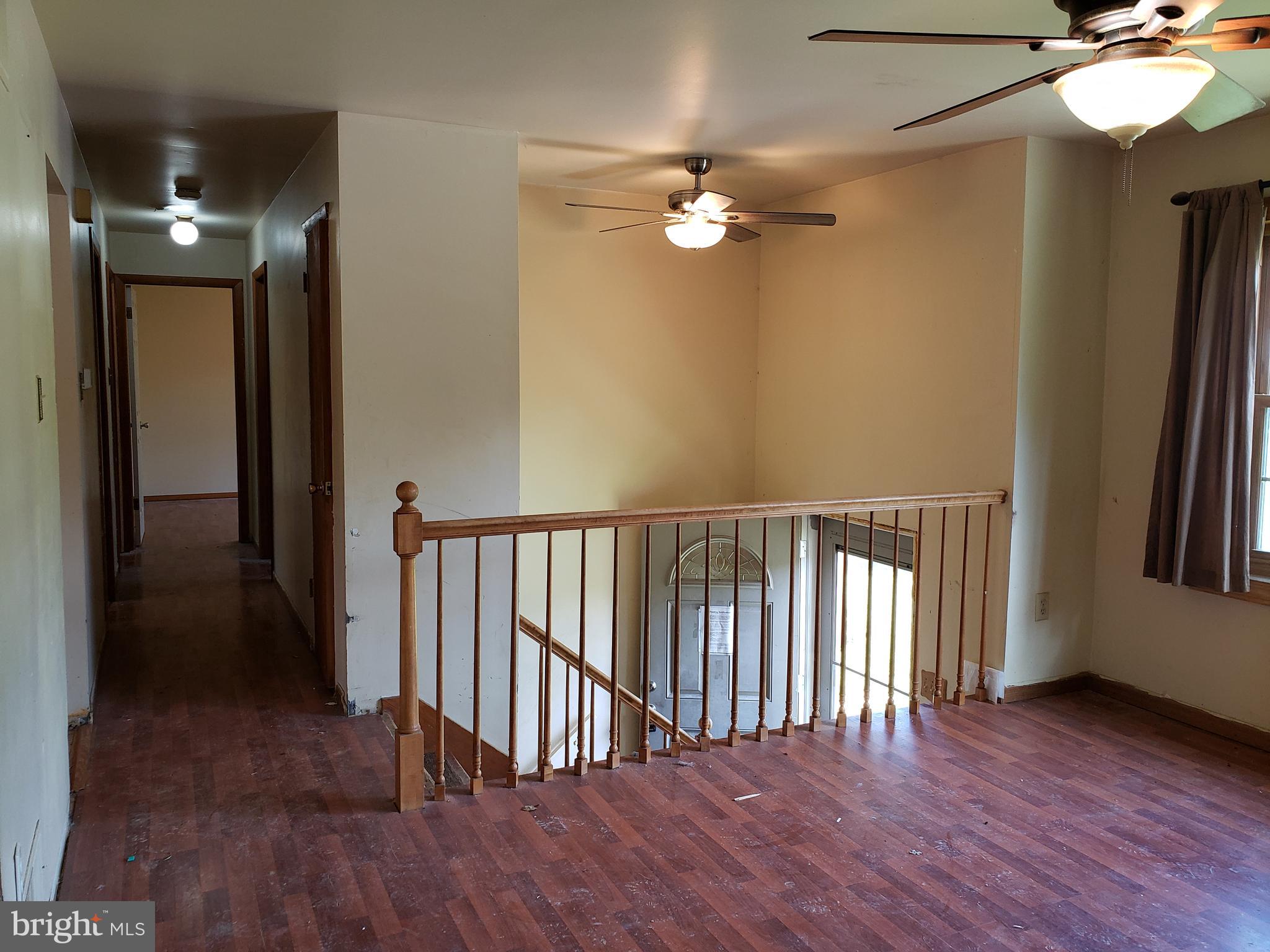 2800 Michelle Road Manchester, MD 21102 - Photo 8 of 29 Looking at hallway from living room