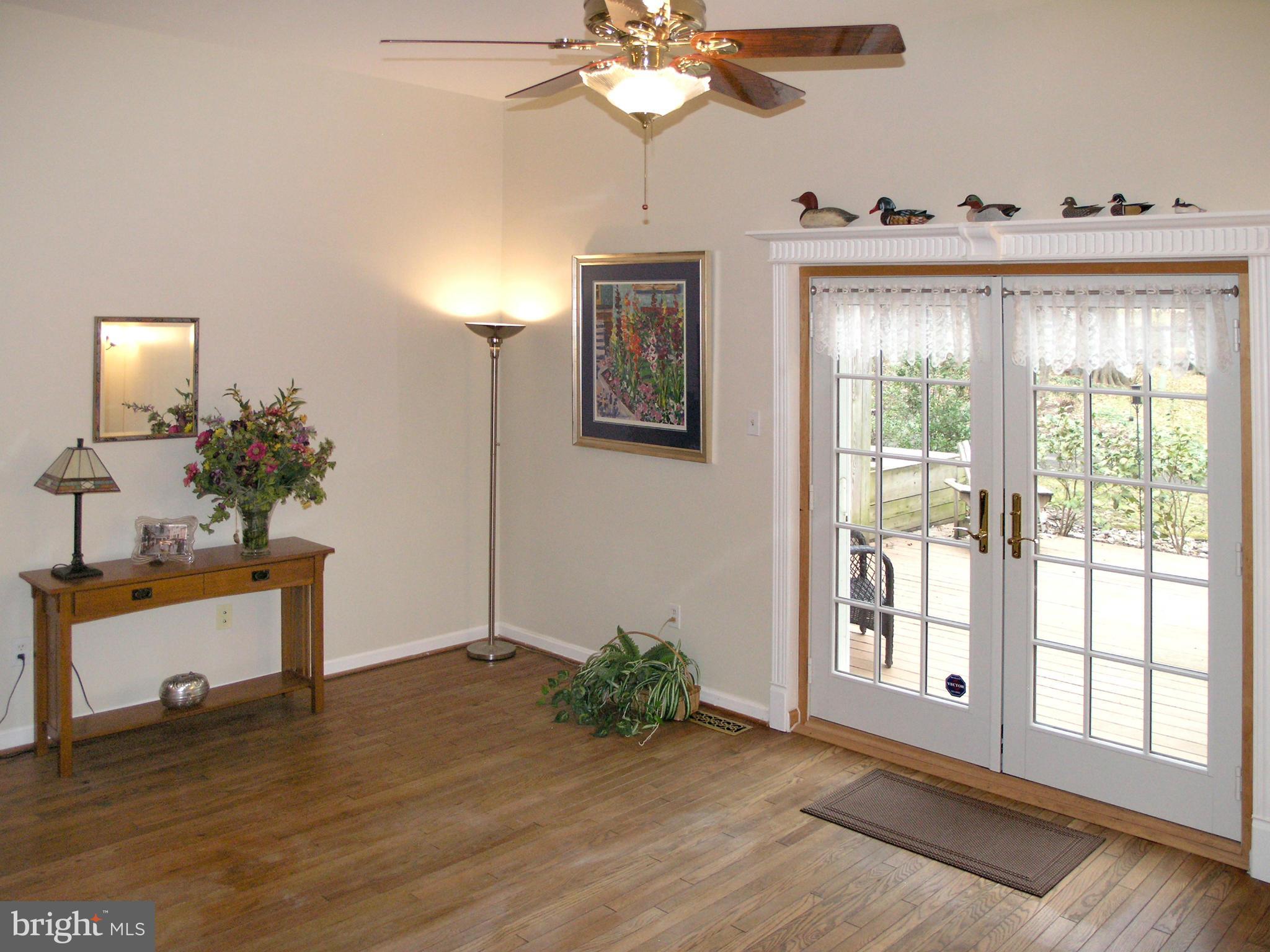 2125 Golf Course Drive Reston, VA 20191 - Photo 12 of 30 Living Room