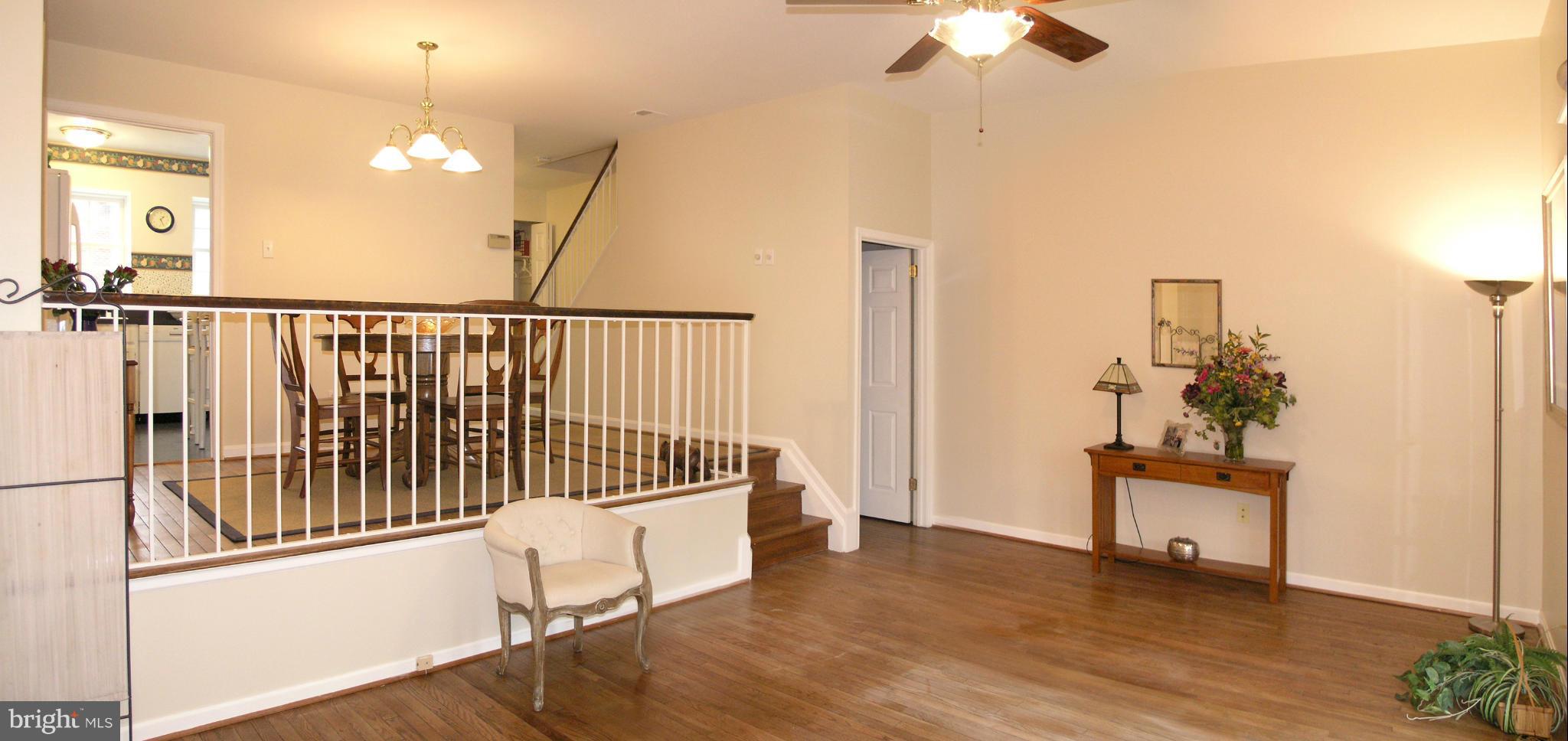 2125 Golf Course Drive Reston, VA 20191 - Photo 14 of 30 Living Room