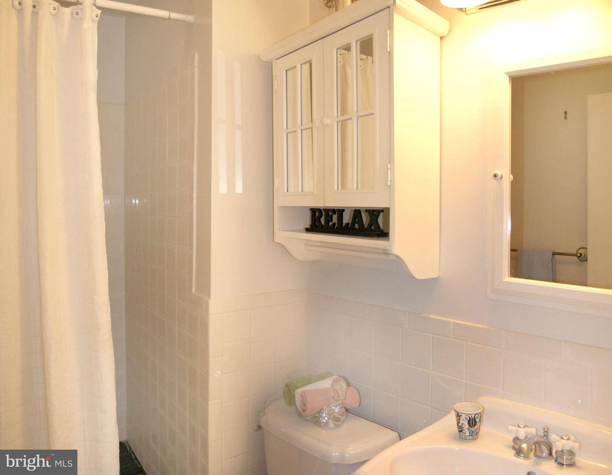 2125 Golf Course Drive Reston, VA 20191 - Photo 18 of 30 Bath (Master)