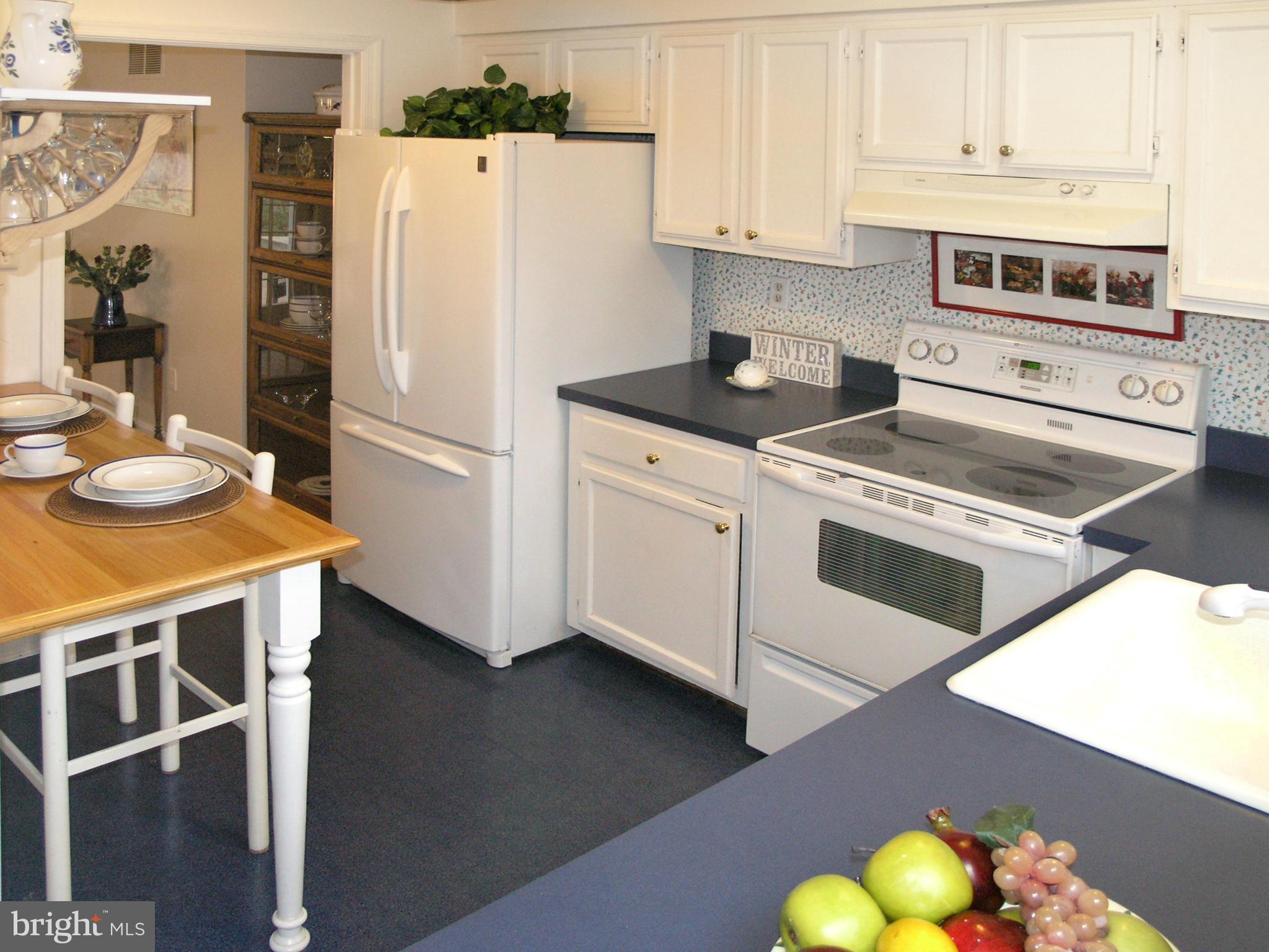 2125 Golf Course Drive Reston, VA 20191 - Photo 4 of 30 Kitchen