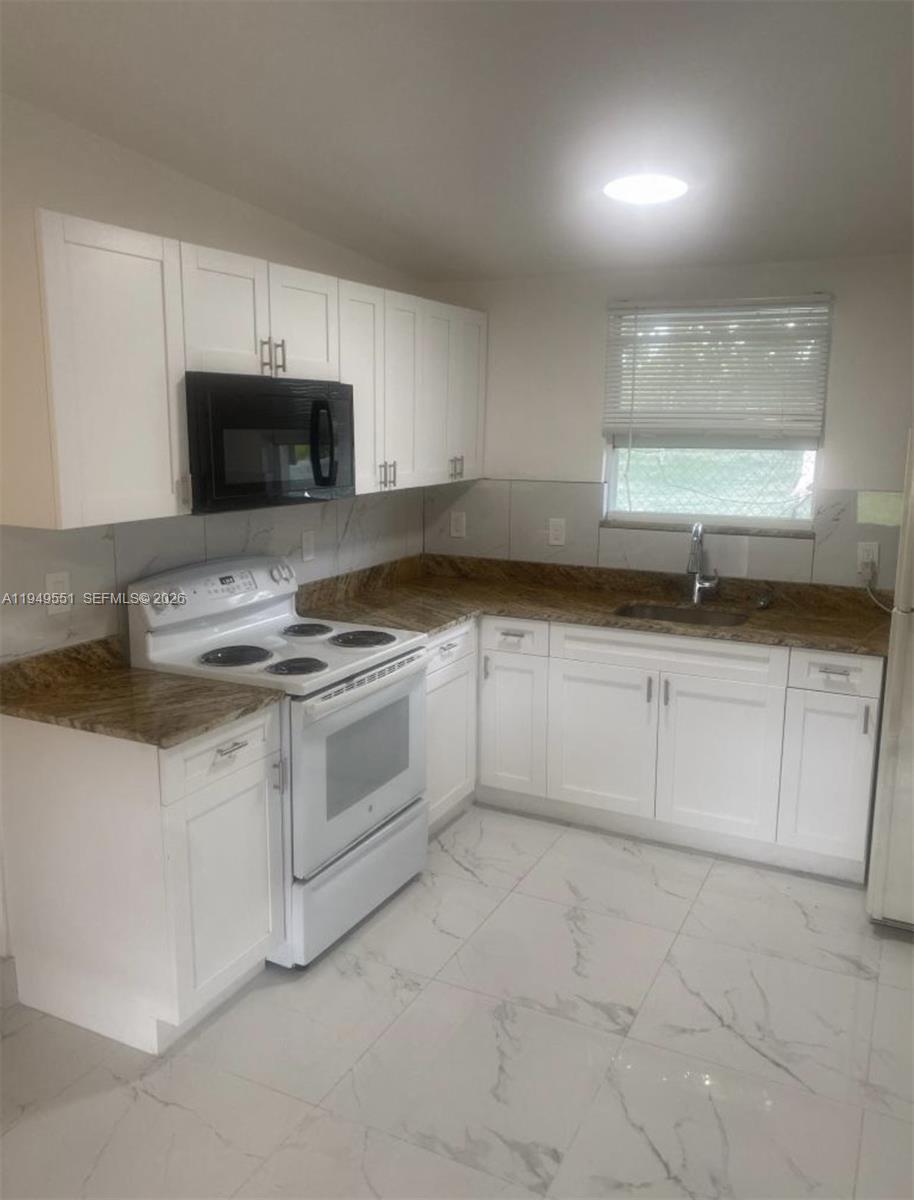 6045 Buchanan Street, Unit 1 Hollywood, FL 33024 - Photo 2 of 10