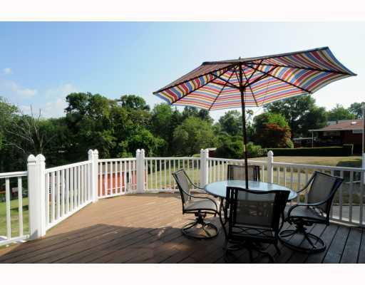 10 Vigne Road Coraopolis, PA 15108 - Photo 15 of 18 Patio/Deck.