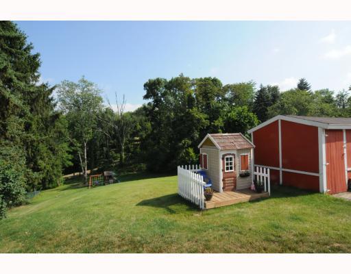 10 Vigne Road Coraopolis, PA 15108 - Photo 16 of 18 Exterior Back.