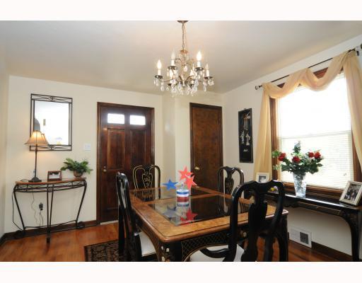 10 Vigne Road Coraopolis, PA 15108 - Photo 5 of 18 Dining Room.