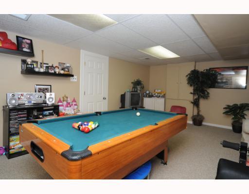 10 Vigne Road Coraopolis, PA 15108 - Photo 8 of 18 Den/Family/Great Room.