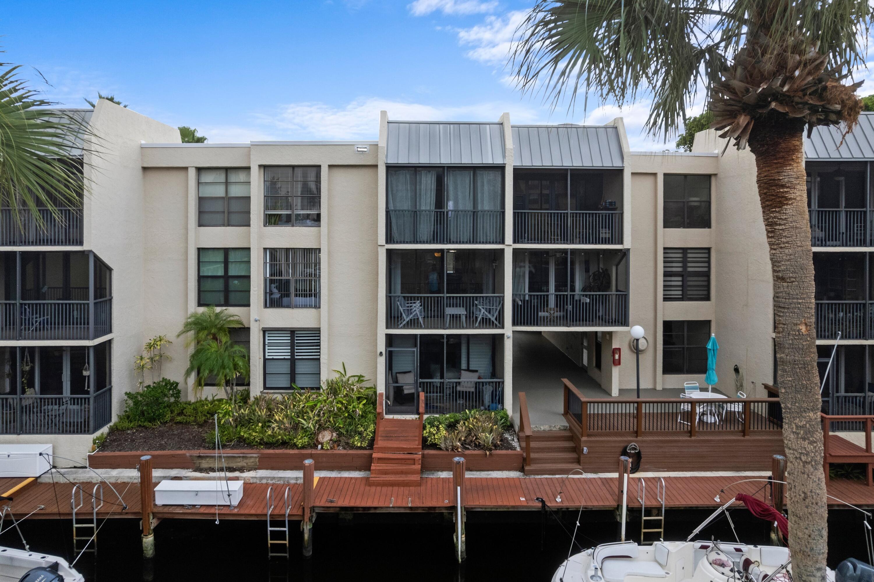16 Royal Palm Way, Unit 2050 Boca Raton, FL 33432 - Photo 18 of 39 Dock