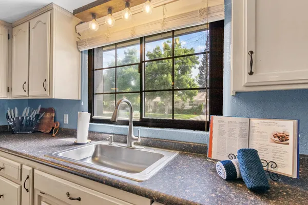 $615,000 | 1641 Walnut Avenue, Escalon, CA 95320