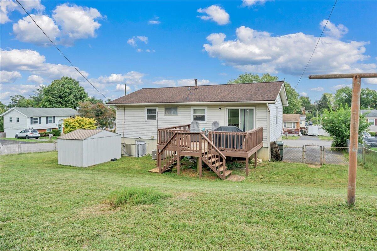 2203 Inge Circle Salem, VA 24153 - Photo 36 of 40 42-MIB00317