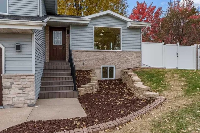 $388,900 | 2205 Green Valley Drive, Janesville, WI 53546