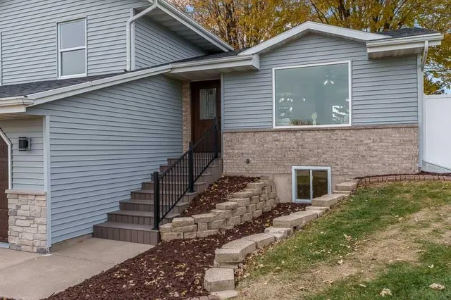 $388,900 | 2205 Green Valley Drive, Janesville, WI 53546